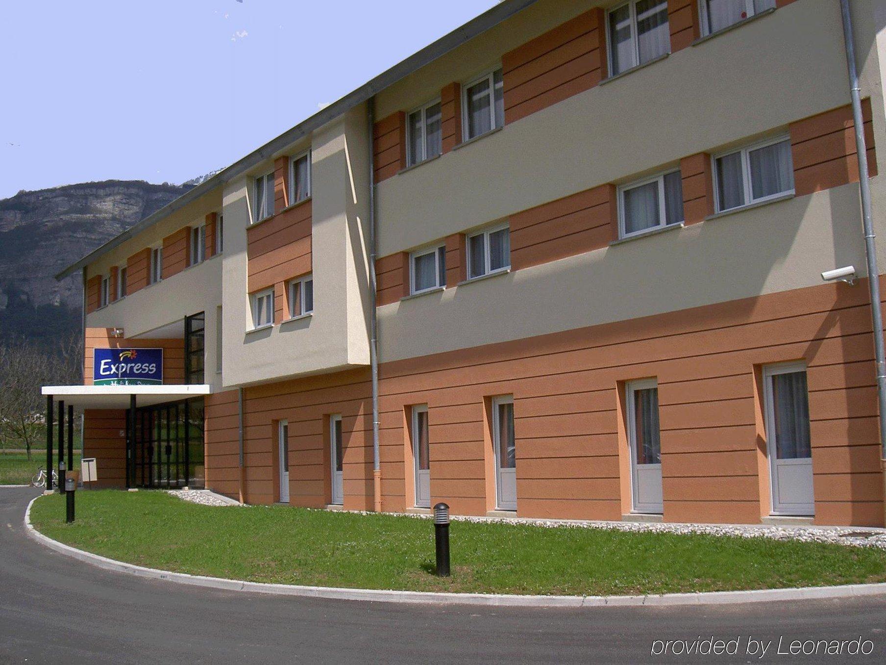 Holiday Inn Express Grenoble-Bernin Exteriör bild